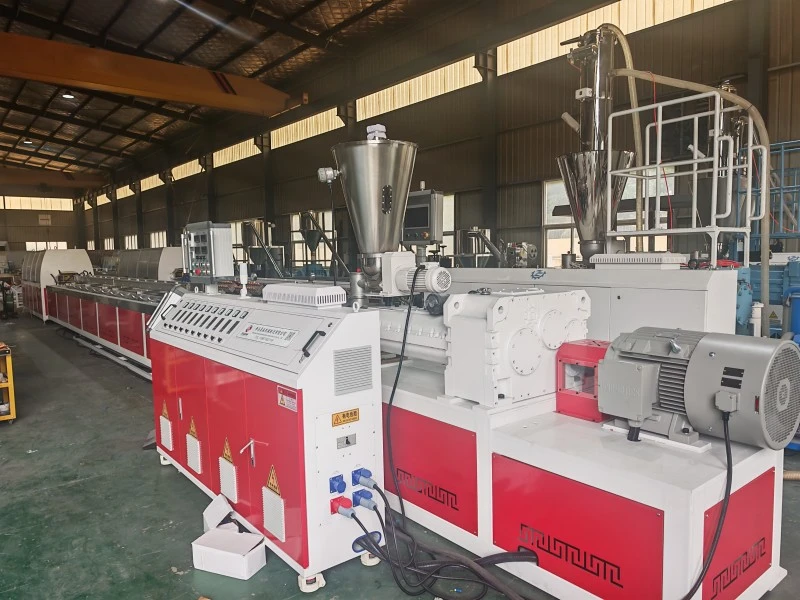 Yongte Rampung Solid Foam WPC Door Frame Extrusion Line kanggo Klien India