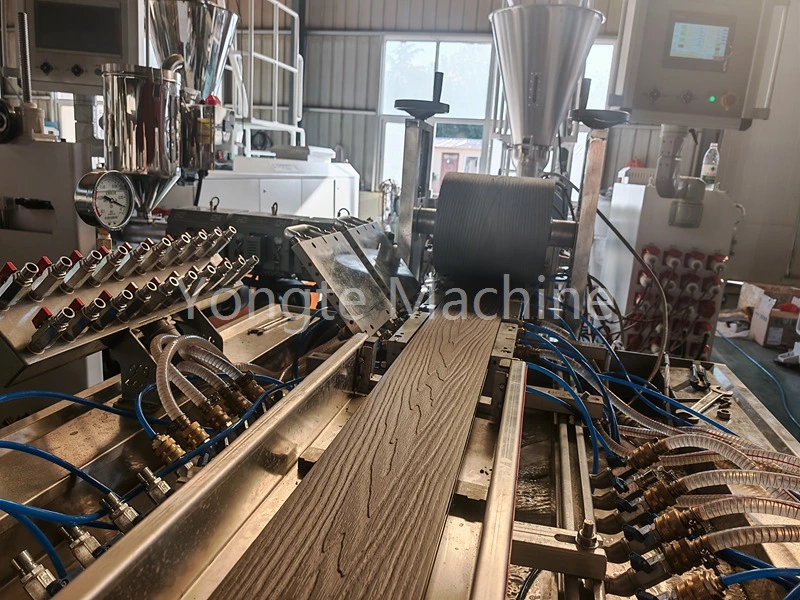 Mesin Nguripake Pembuangan Plastik dadi Profil WPC