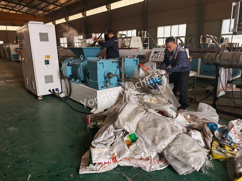 Parallel Twin-Screw Extruder kanggo Daur Ulang Film Plastik menyang Afrika