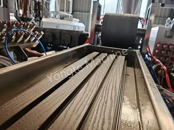 Yongte WPC Wall Cadding Machine Diinstal ing Kanada Kasil